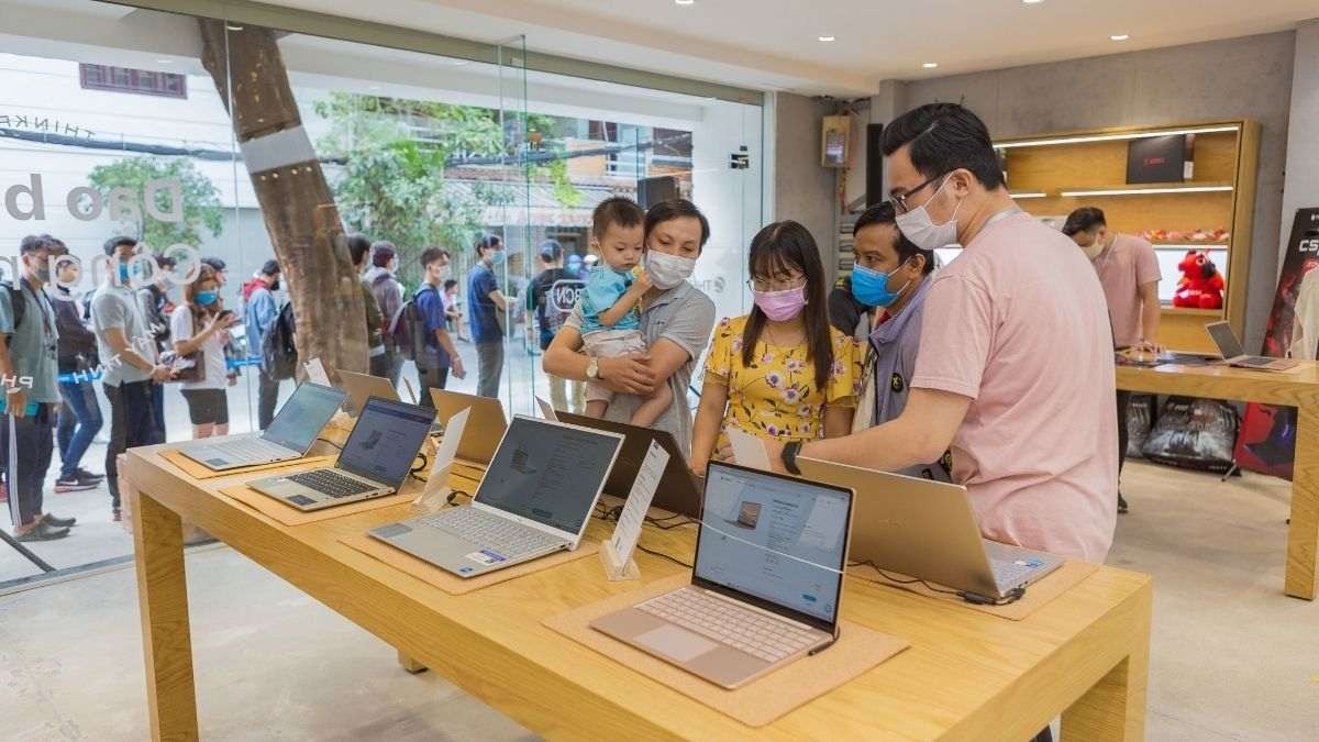 Bạn nên mang laptop đến trung tâm bảo hành và phân phối uy tín như ThinkPro