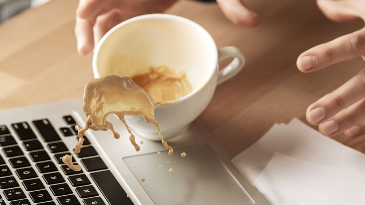 Do tác động bên ngoài bởi chất lỏng