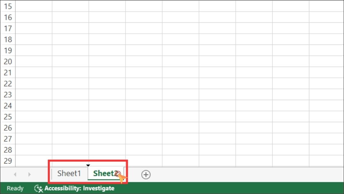 Nhấn và giữ chuột vào tên Worksheet cần di chuyển, kéo Worksheet đến vị trí mới rồi thả chuột.