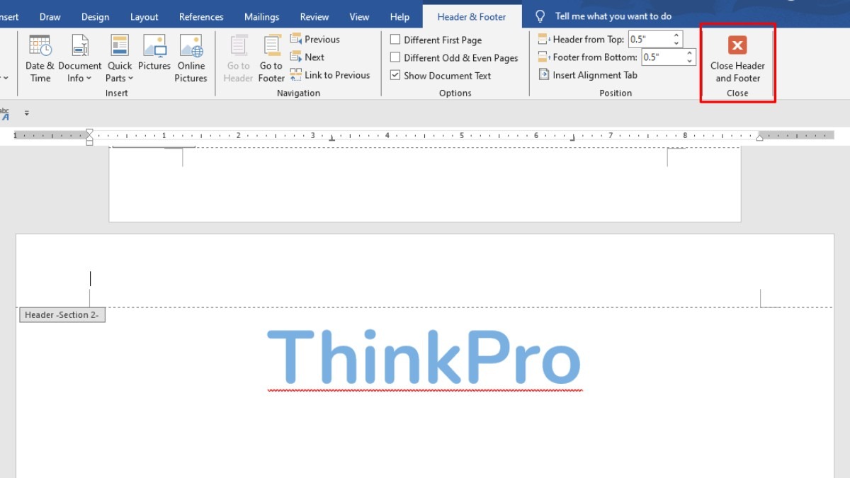 Nhấn nút Close Header and Footer để đóng lại