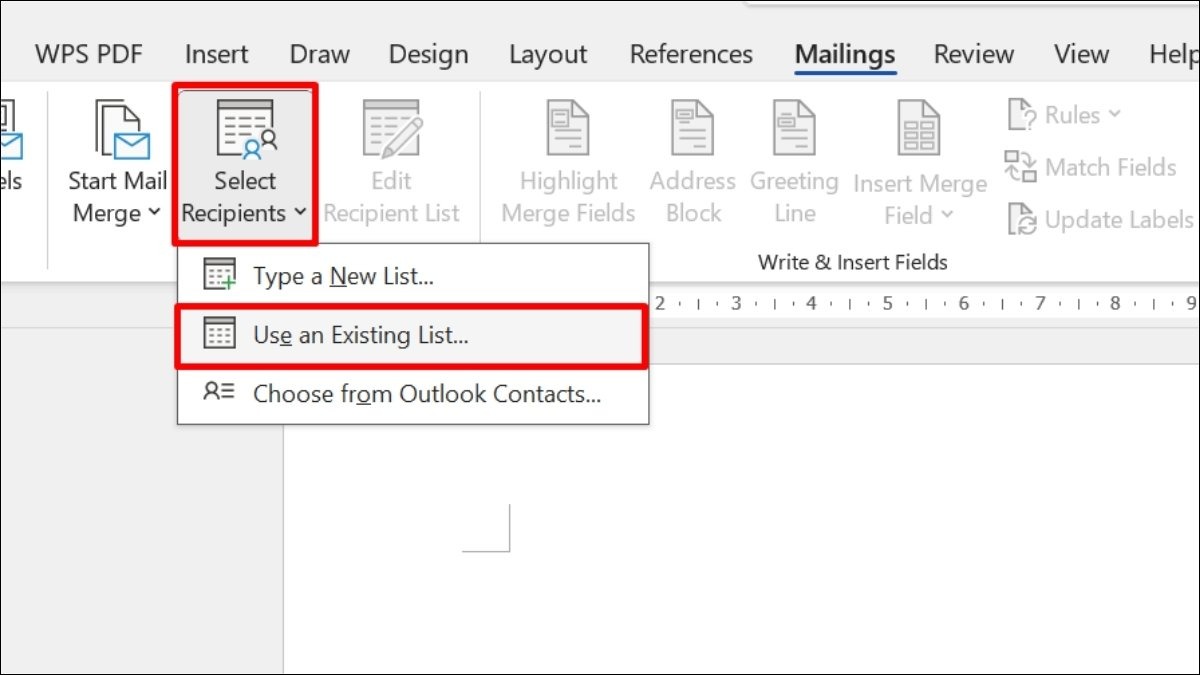 Chọn Select Recipients và chọn Use an Existing List