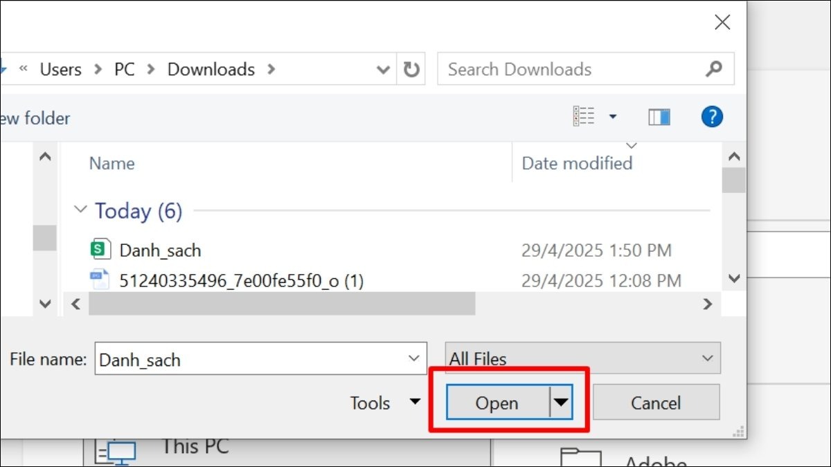 Tìm và chọn file Excel chứa danh sách khách mời
