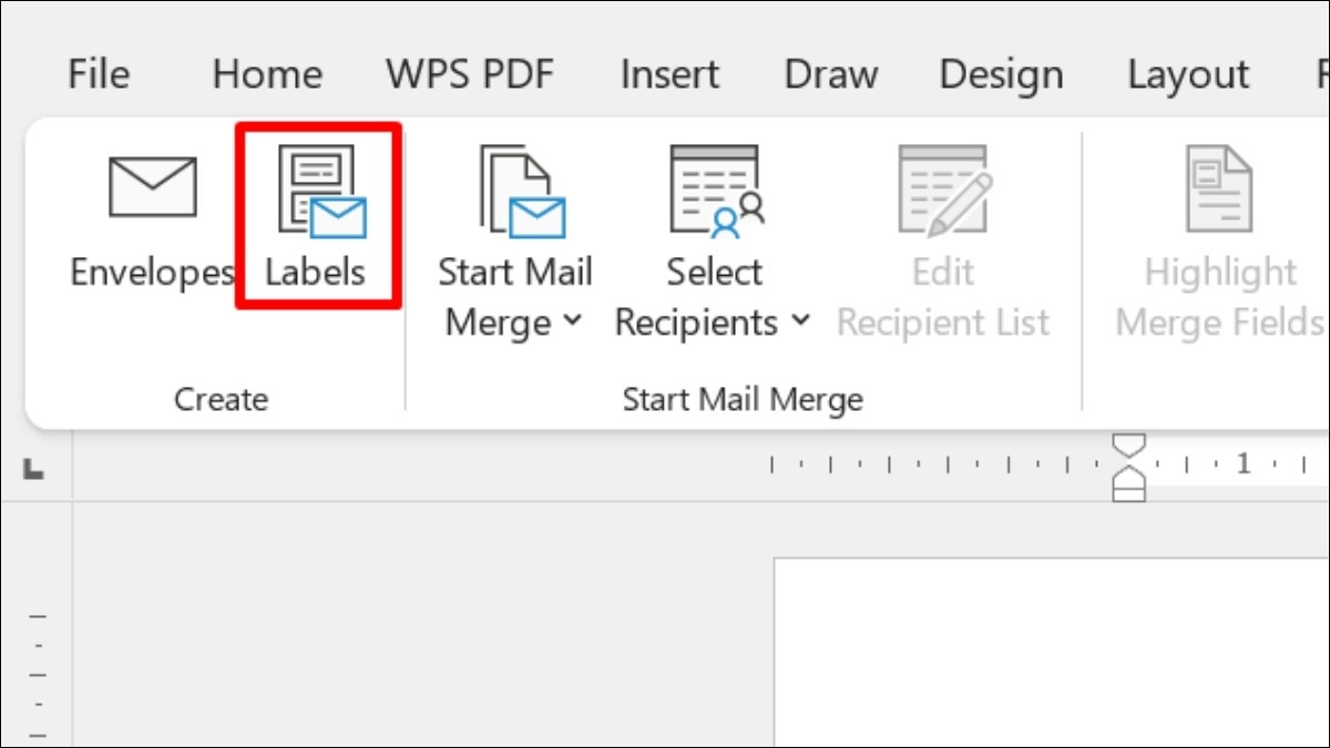 Trong tab Mailings, chọn Labels