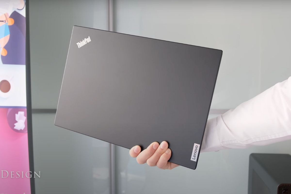Lenovo ThinkPad P15v Gen 2 sở hữu vẻ ngoài đầy quyến rũ không kém phần sang trọng
