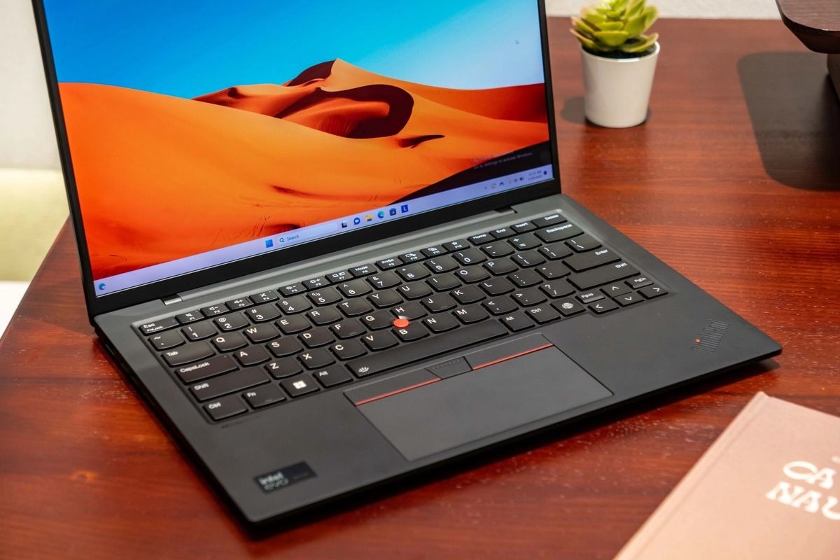 Trải nghiệm bàn phím và touchpad trên Lenovo ThinkPad X1 Carbon Gen 12