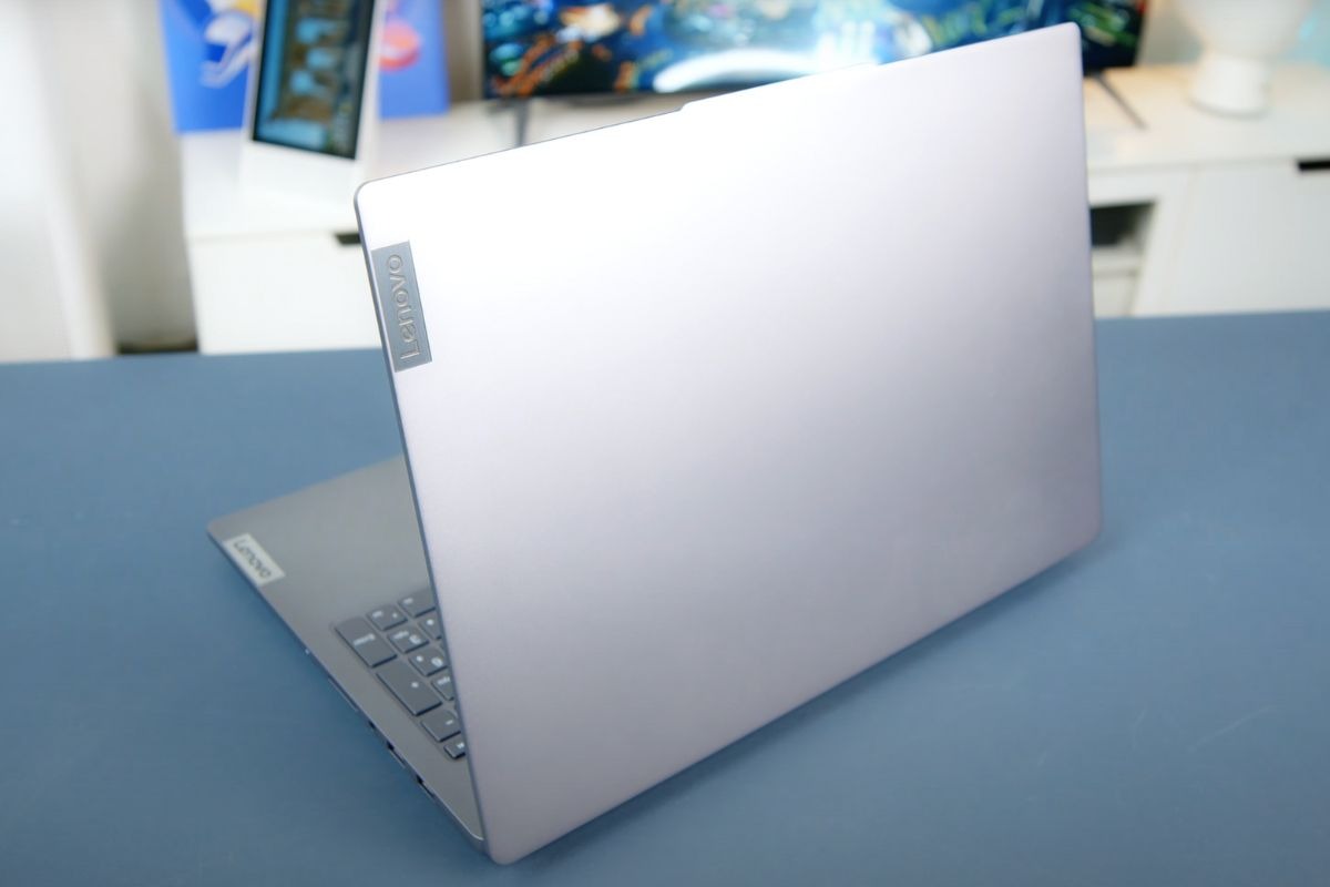 Lenovo Ideapad Slim 5 16 2025 sở hữu thiết kế tối giản, bền bỉ, hiện đại