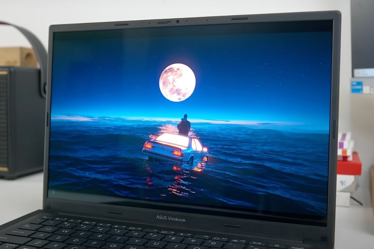 ASUS Vivobook 14 OLED có màn hình rực rỡ, mượt mà và dịu mắt