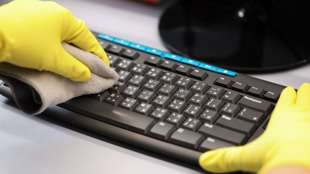 Vệ sinh bàn phím