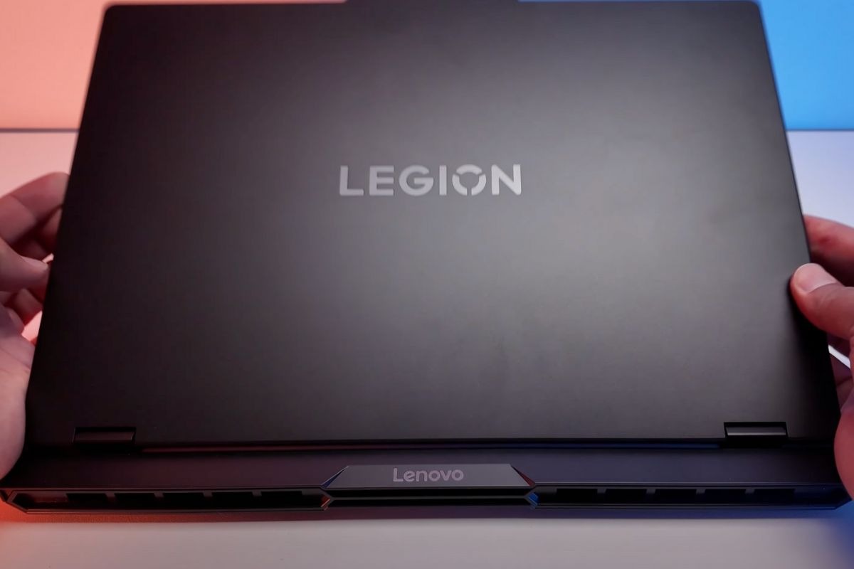 Lenovo Legion 5 15AHP10 có thiết kế đậm chất gaming