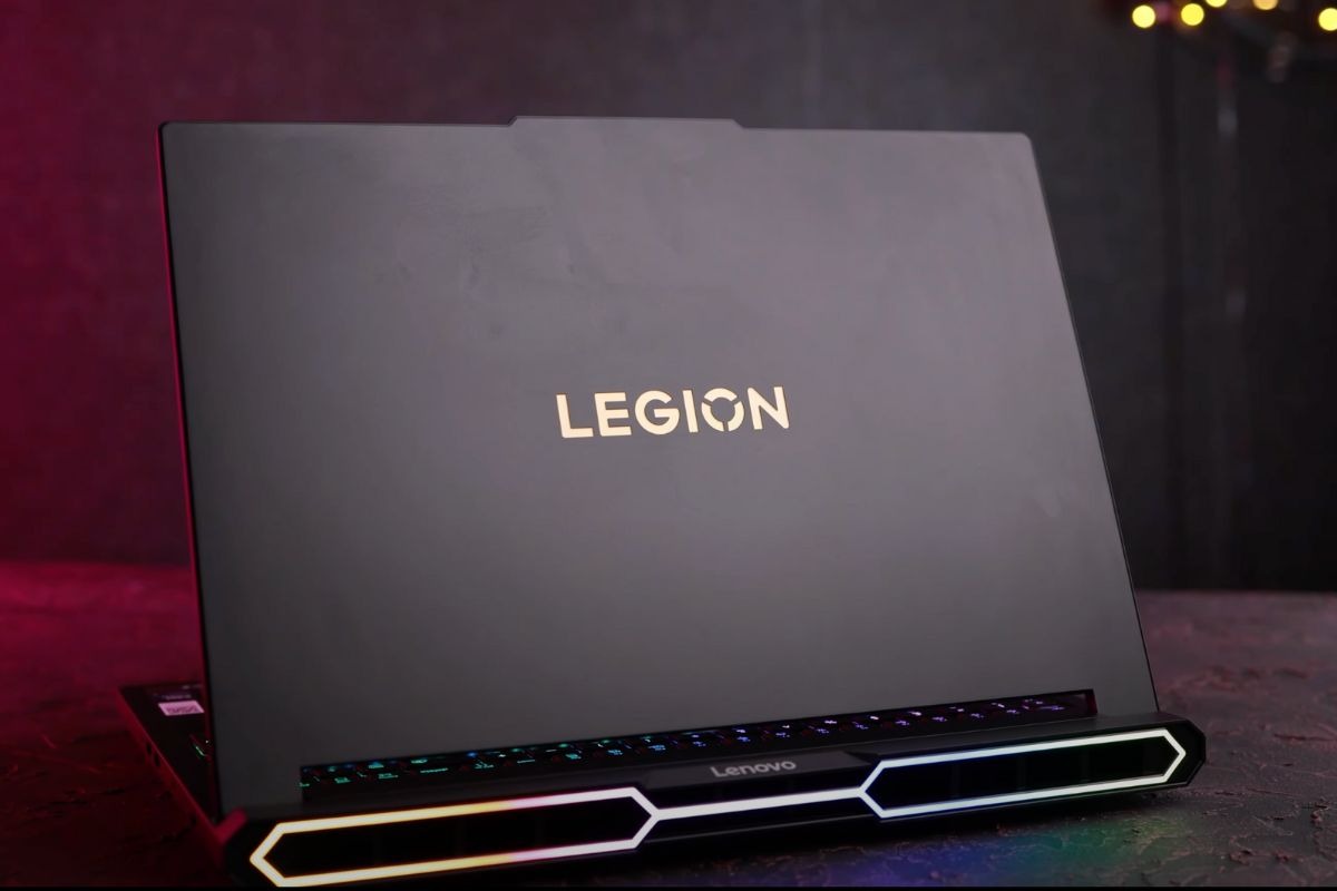 Lenovo Legion Pro 7 16IAX10H 83F5008VVN có thiết kế đẹp mắt, đậm chất gaming
