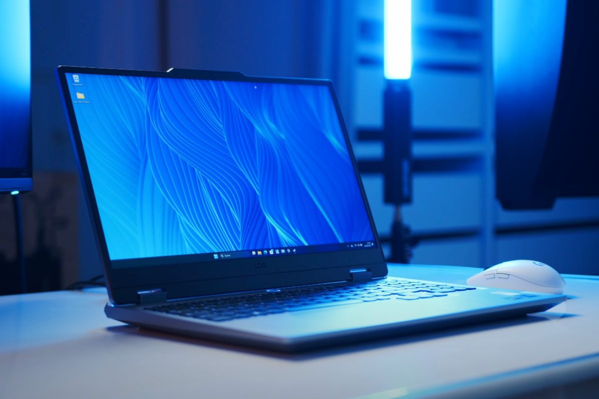 Chiếc LOQ này có nét gì đó hao hao Legion, từ ngoại hình cho đến cân nặng khoảng 2.4kg