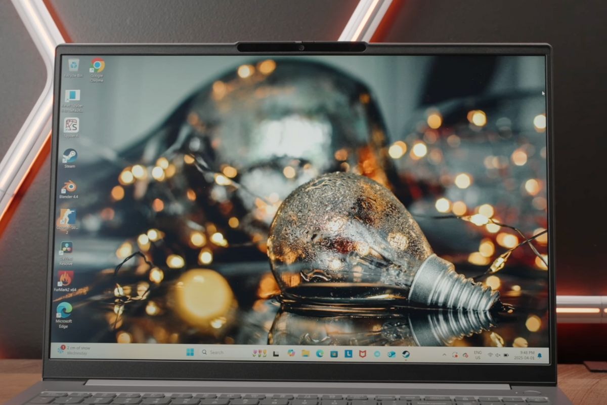 Lenovo cũng lựa chọn tỷ lệ 16:10 cho chiếc ThinkBook 16 G8 IRL