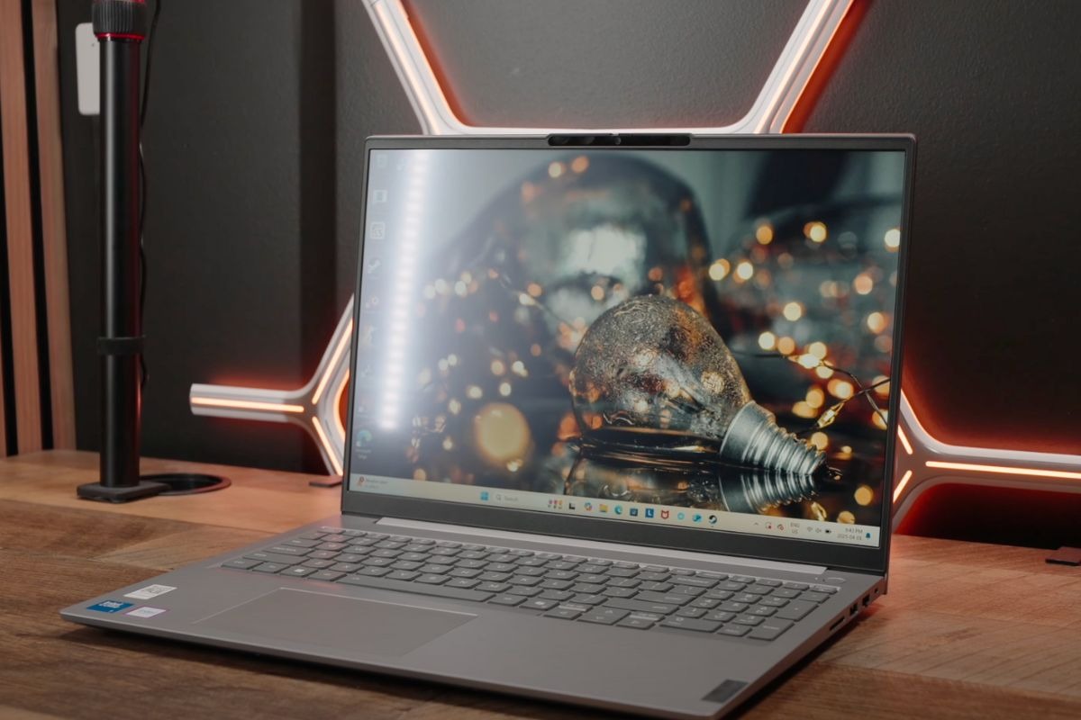 Lenovo ThinkBook 16 G8 IRL mang lại hiệu năng ổn định cho học tập và làm việc
