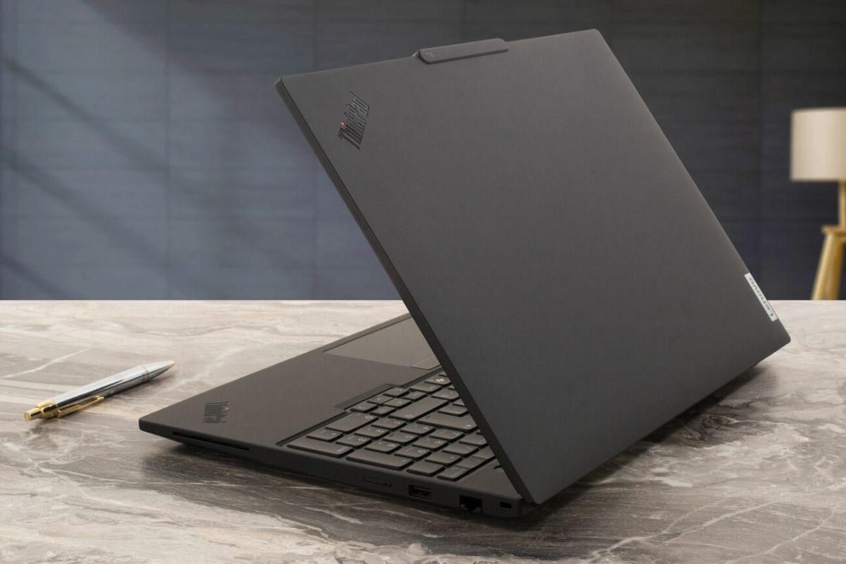 Lenovo ThinkPad T16 Gen 4 sở hữu thiết kế tối giản có tính linh hoạt cao