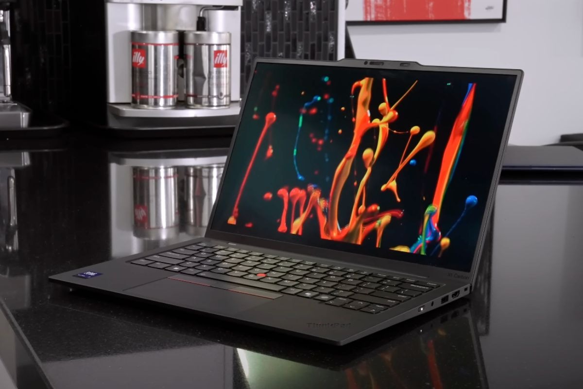 Máy đã vượt qua các bài kiểm tra theo tiêu chuẩn MIL-STD-810H của quân đội Mỹ