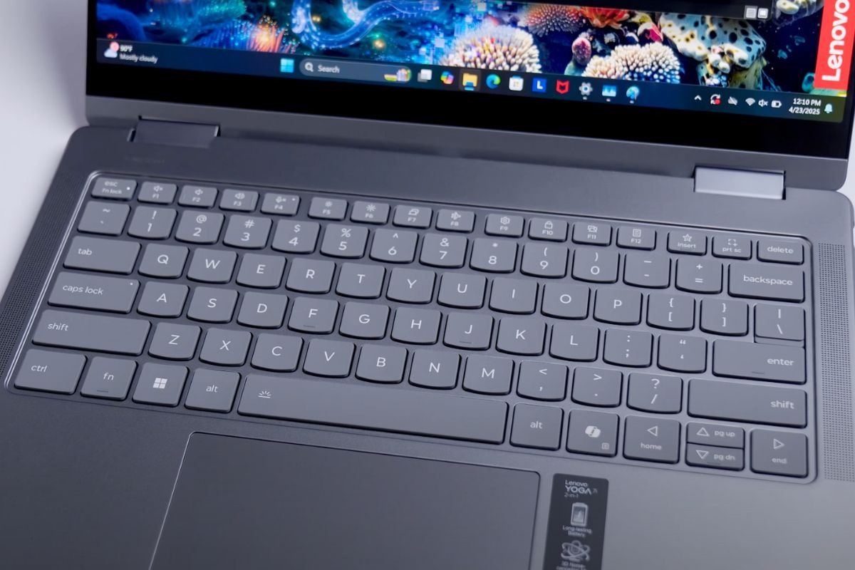 Trải nghiệm bàn phím và touchpad trên Lenovo Yoga 7 2-in-1 14ILL10