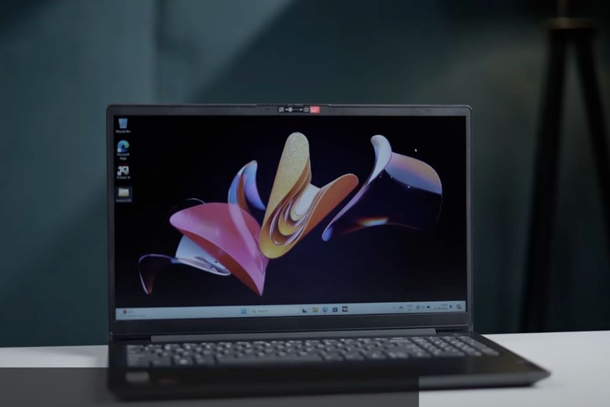 Kích thước của máy là 359.2 x 235.8 x 19.9 mm