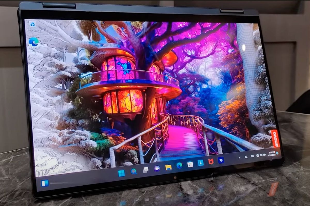 Dù nhẹ nhưng máy vẫn mang lại cảm giác chắc chắn bởi được hoàn thiện từ hợp kim nhôm