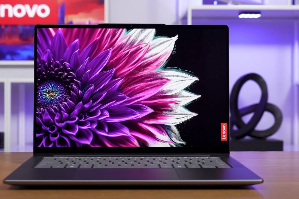 Màn hình 14.5 inch OLED 3K chuẩn màu 100% DCI-P3