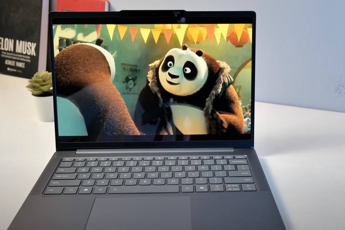 Độ sáng đạt tới 400 nit