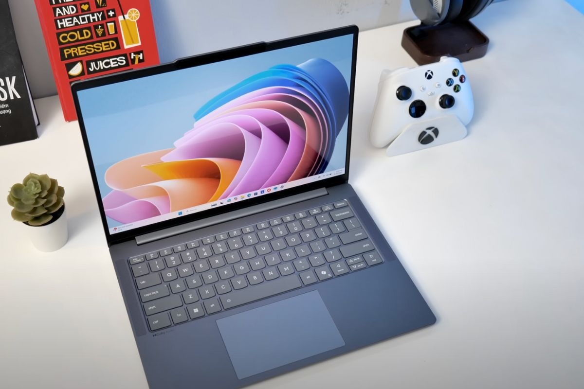 Toàn bộ phần vỏ ngoài được làm từ nhôm