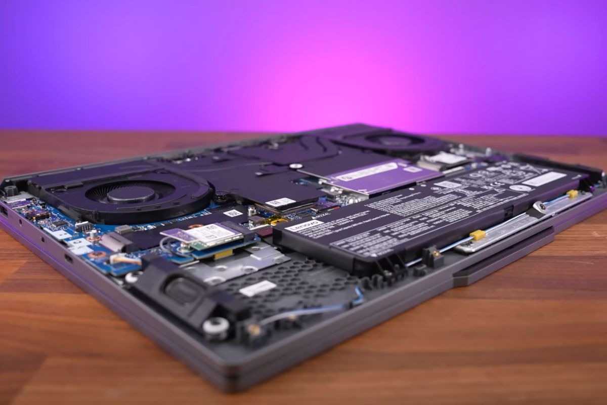 Lenovo LOQ 15ARP9 83JC00HXVN có hiệu năng mạnh mẽ, chiến mọi tựa game