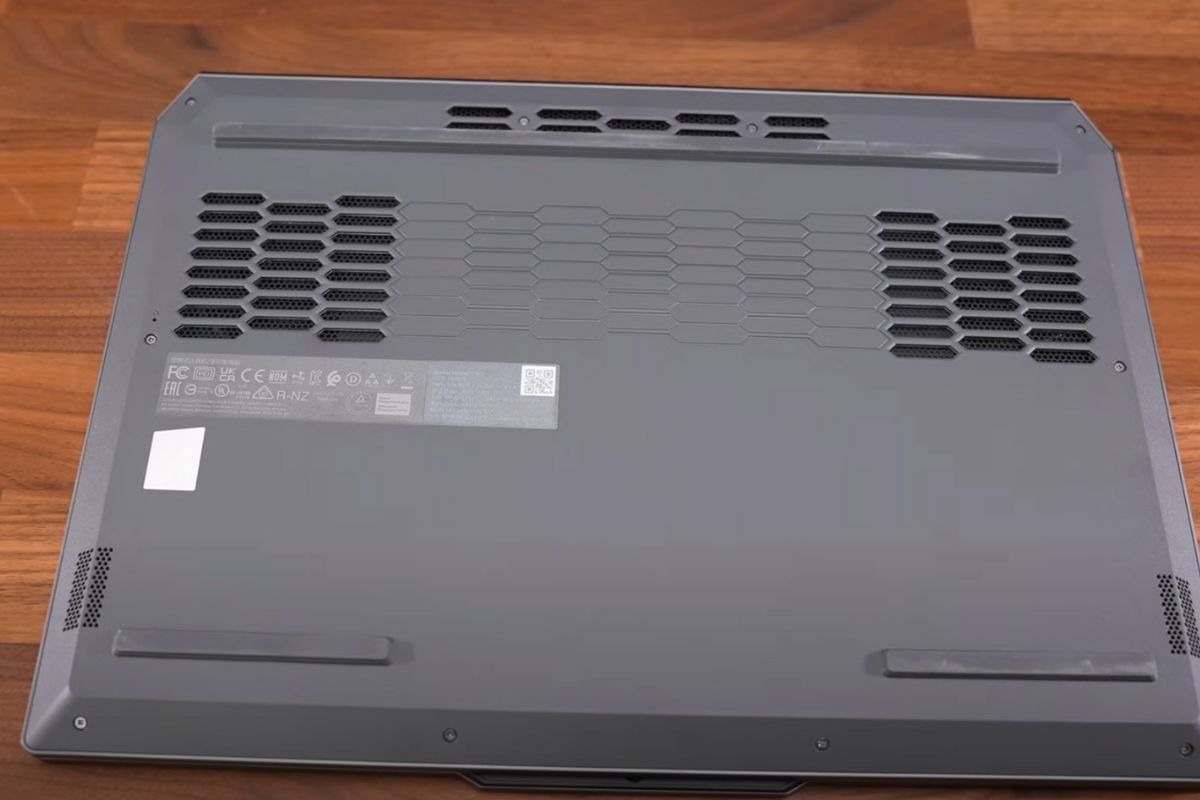 Lenovo LOQ 15ARP9 83JC00HXVN có khả năng tản nhiệt ổn định và hiệu quả