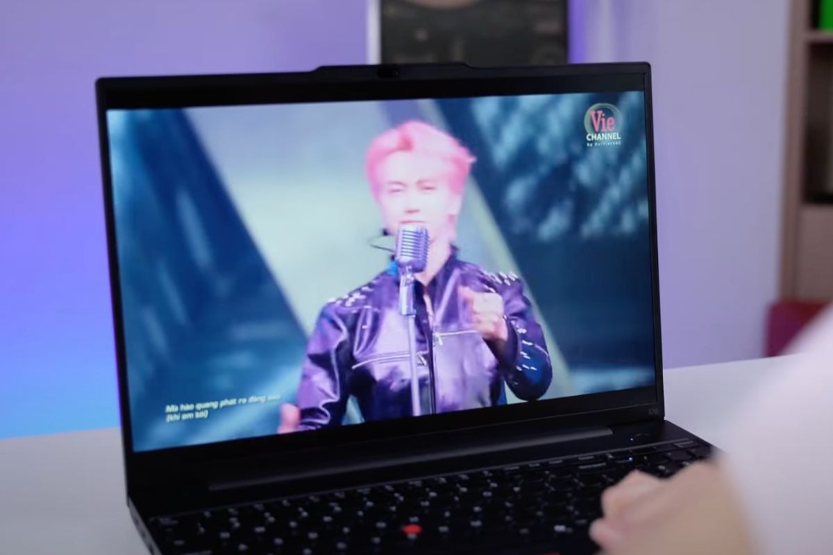 Thời gian sử dụng pin đủ dùng cho một ngày làm việc cơ bản