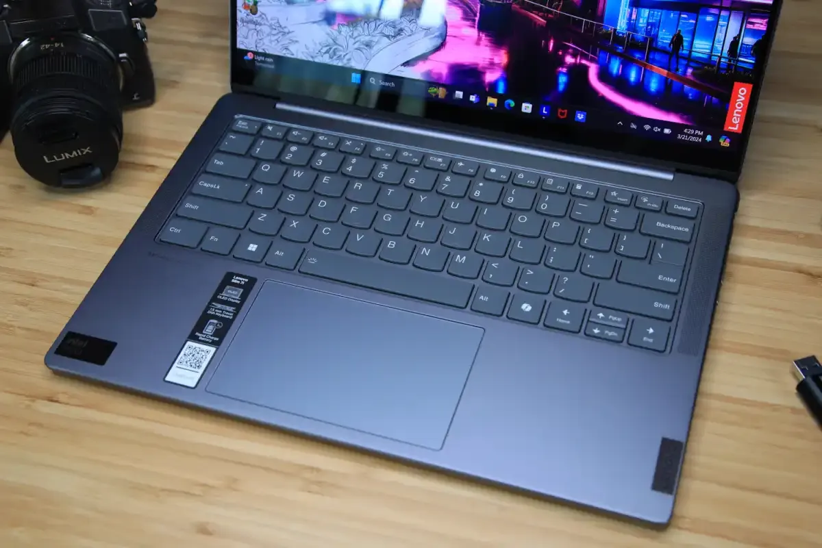 Bàn phím Lenovo Yoga Slim 7 14IMH9 êm, touchpad lớn