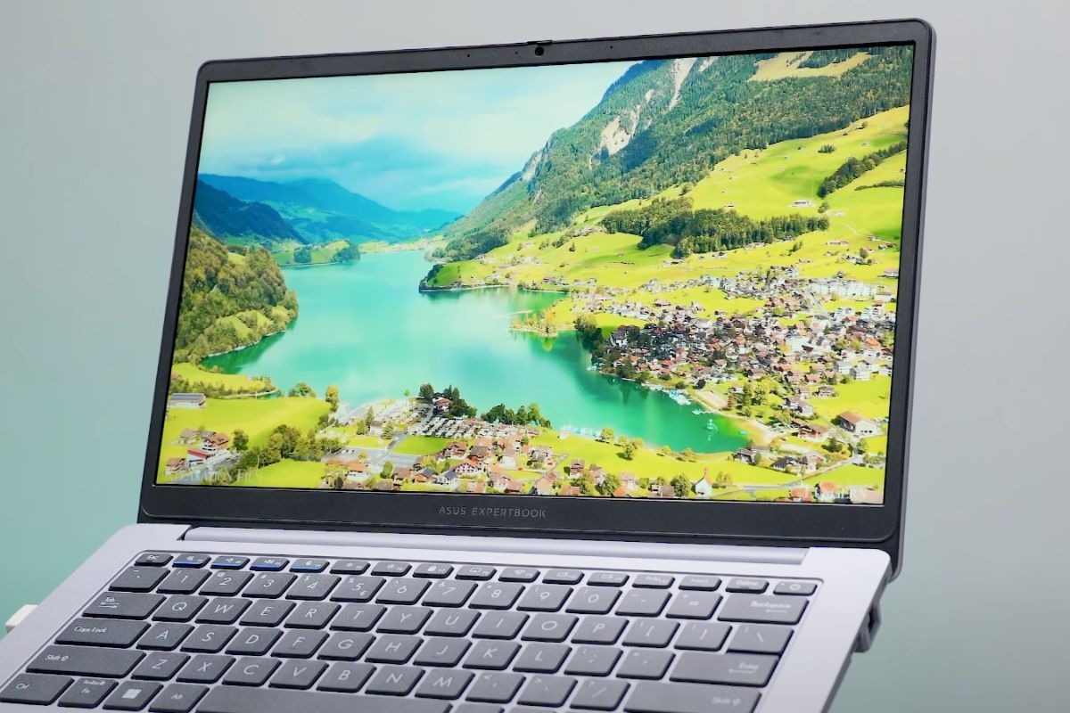 ASUS ExpertBook P1403CVA-i516-63WS có độ sáng đạt 300 nits