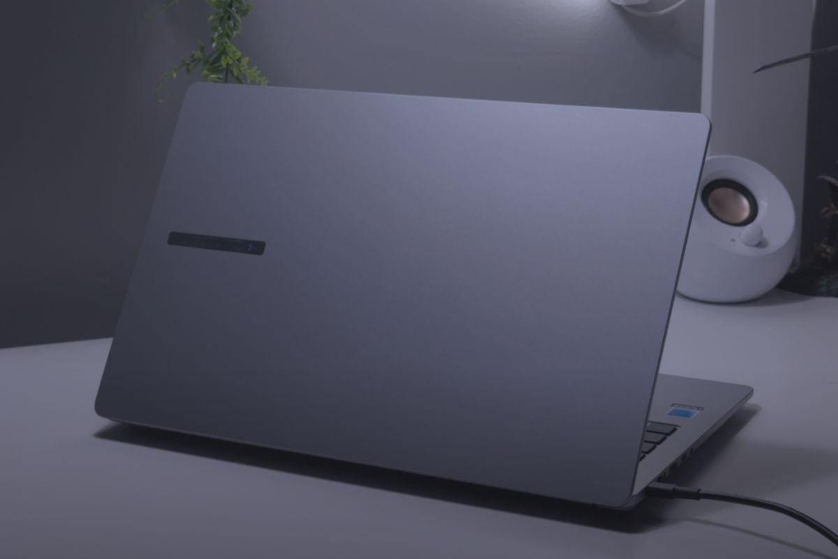 Asus ExpertBook P1503CVA sở hữu thiết kế gọn nhẹ, hiện đại