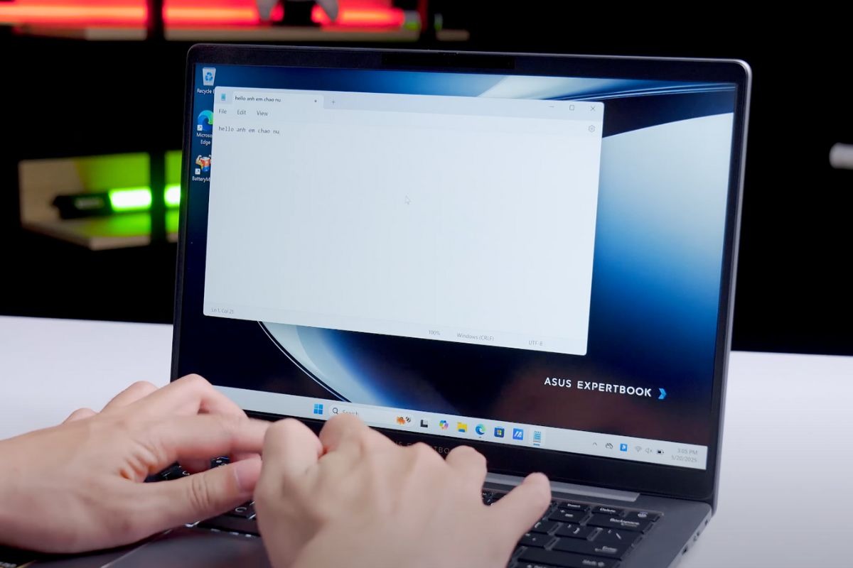 Tấm nền IPS cũng giúp góc nhìn rộng, ngồi lệch vẫn thấy rõ mà không bị ám màu hay tối góc