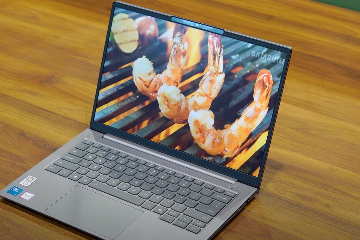 ThinkBook 14 G8 IRL cũng đạt chứng nhận độ bền theo tiêu chuẩn quân đội Mỹ MIL-STD-810H