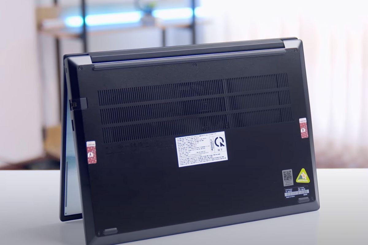 Lenovo ThinkPad E14 Gen 7 có thiết kế gọn nhẹ