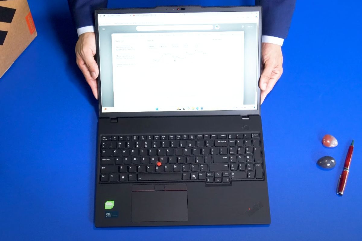 Trải nghiệm bàn phím và touchpad trên Lenovo ThinkPad T16 Gen 4