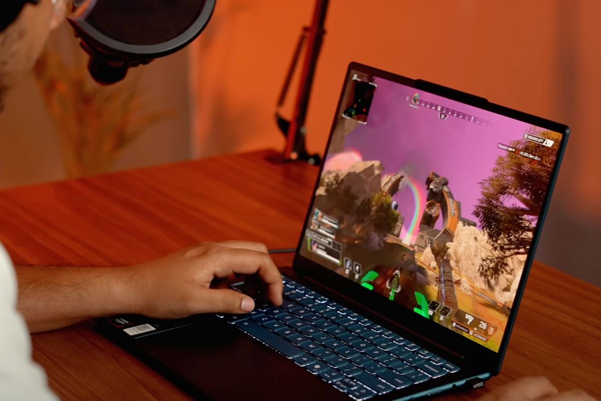 Lenovo còn bổ sung thêm loạt công nghệ nâng cao chất lượng hiển thị như độ sáng tối đa tới 500 nits, dải màu rộng 100% DCI P3