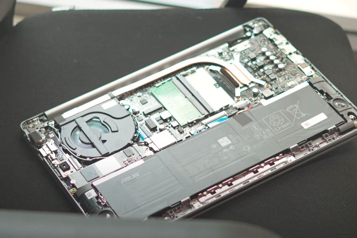 Trang bị công nghệ thông minh, hỗ trợ học tập và làm việc hiệu quả