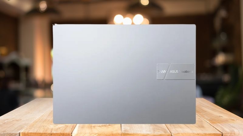 ASUS Vivobook 14 X1405VA-LY623W phù hợp cho học sinh, sinh viên và nhân viên văn phòng