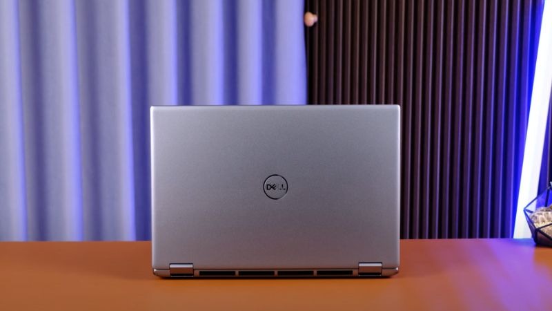 Dell Precision 7780 có thiết kế đạt độ bền chuẩn quân đội