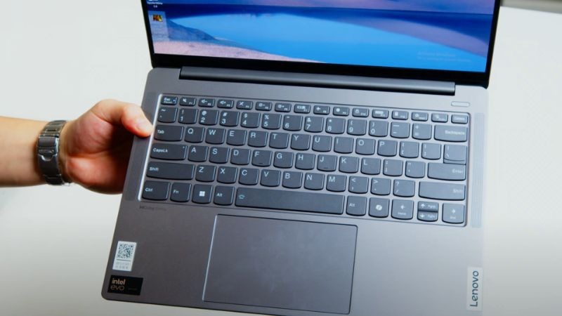 Bàn phím Lenovo Xiaoxin Pro 14IRH8 gõ êm, touchpad mượt mà