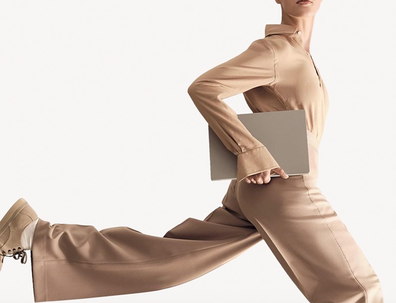  ASUS Zenbook A14 UX3407QA-QD299WS - Cầm nắm gọn nhẹ, vỏ nhôm sang trọng