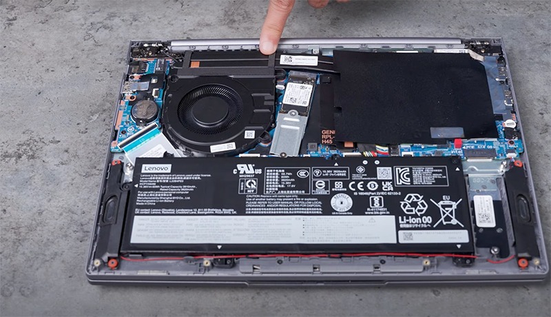 Lenovo ThinkBook 16 G8 IAL 21SK0071VN - Hệ thống tản nhiệt hoạt động ổn định, êm ái