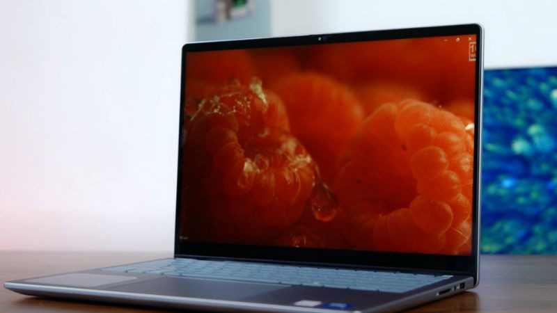 Dell Inspiron 14 7440 2 in 1 N4I5006W1 có hiệu năng mạnh mẽ