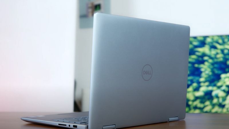 Dell Inspiron 14 7440 2 in 1 N4I5006W1 có thiết kế sang trọng, hiện đại