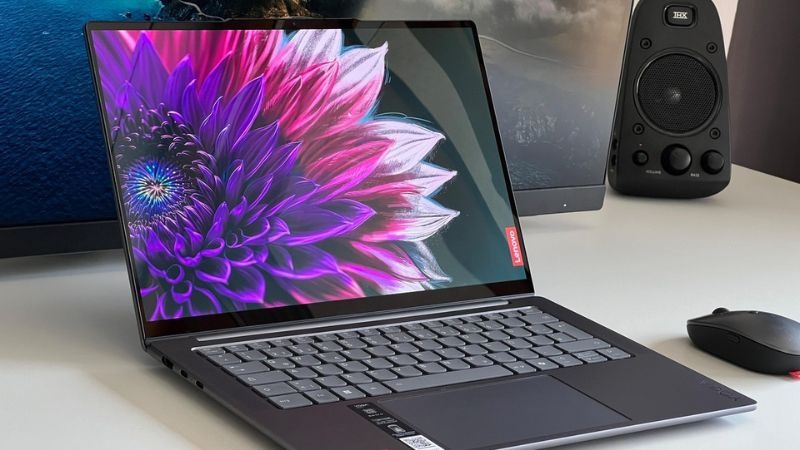 Màn hình Lenovo Yoga Pro 7 14ASP9 83HN0022VN sử dụng tấm nền OLED sắc nét