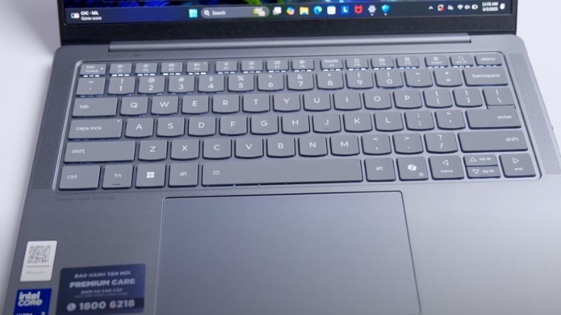 Bàn phím Lenovo Yoga Slim 7i 2025 bố trí khoa học