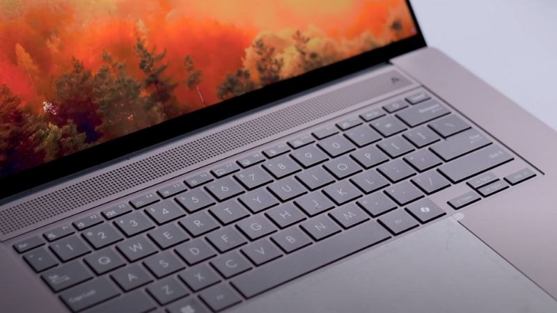 Bàn phím ASUS Zenbook S16 UM5606KA-RK113WS bố trí khoa học