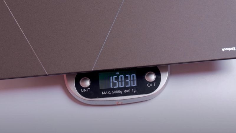 Trọng lượng ASUS Zenbook S16 UM5606KA-RK113WS nhẹ, chỉ khoảng 1.5kg