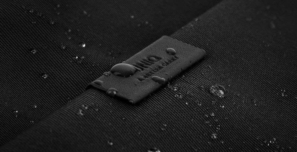 Túi chống sốc UNIQ Vienna có khả năng chống nước