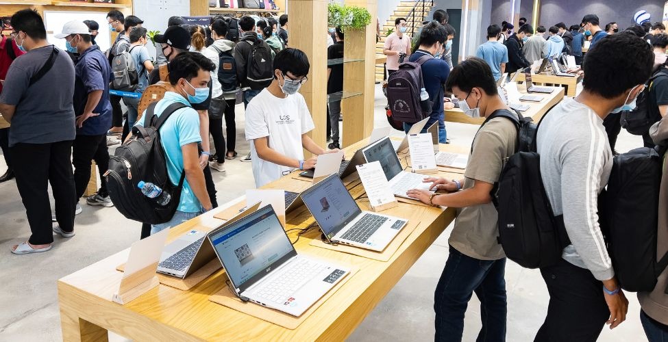 Mua sắm Lenovo ThinkPad E14 Gen 7 21SX002RVA